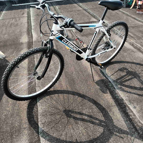 Clermont city bike 26 inch used with two brake sets