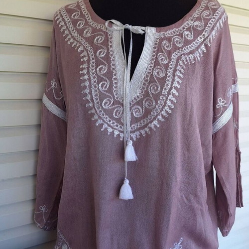 Handmade Caftan with Silver Threads and Embroidery by Dar mode