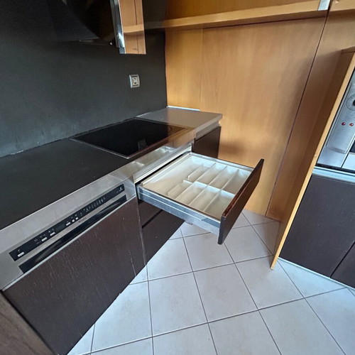 Tripani Kitchen Set used with Built-in Electric Appliances