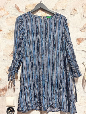 United Colors of Benetton Boho Tunic Size L like new, white and blue