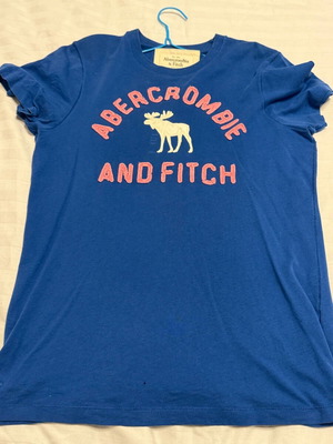 T-shirt Abercrombie & Fitch μέγεθος S σαν καινούργιο, μπλε και ροζ