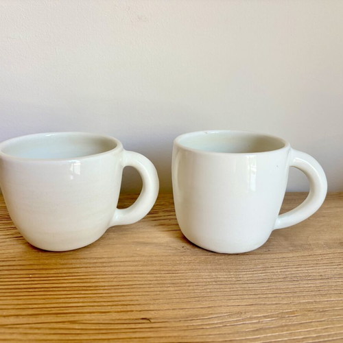 Handmade ceramic mug set in excellent condition