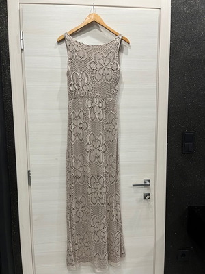 Women's dress used, long with lace and short lining
