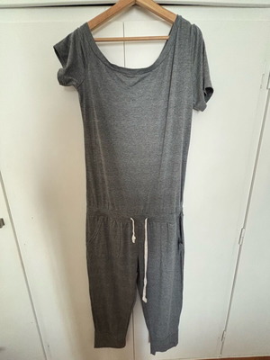 One-piece jumpsuit gray size L like new
