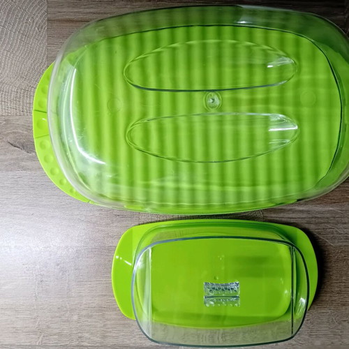 Vicko cake containers like new, small unused, large used