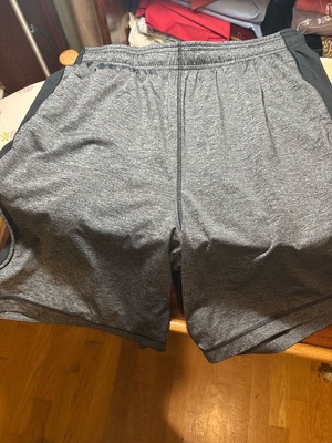 Under Armour shorts like new, thin, black and gray, size L