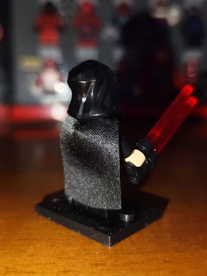 Φιγούρα Darth Rey σαν καινούργιο με βάση, δύο εκφράσεις, κάπα, διπλό κόκκινο lightsaber