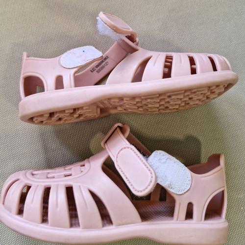 Waikiki girls' summer sandals size 22 used
