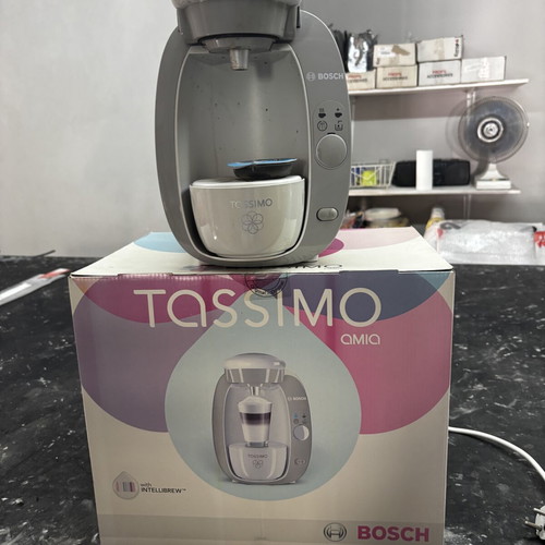 Tassimo TAS 2004 coffee maker like new with packaging and manual