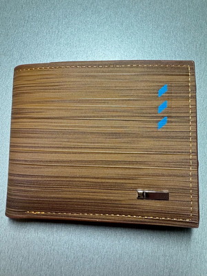 Men's leather wallet new, stylish and practical in brown
