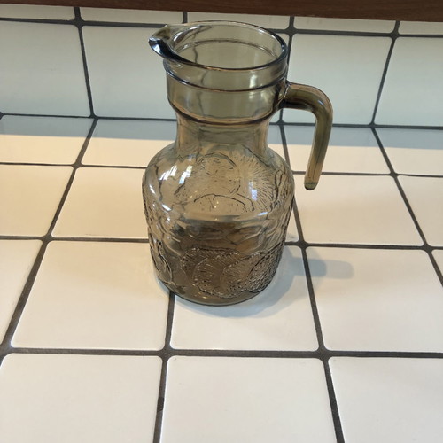 Vintage glass water pitcher like new
