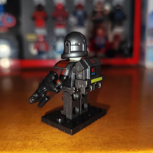 Echo action figure like new with base, backpack, blaster, armor