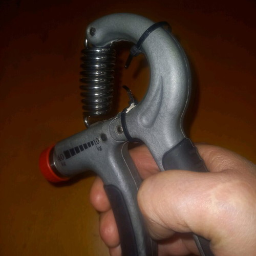 Hand grip exerciser for wrists and fingers, like new, 10-40kg