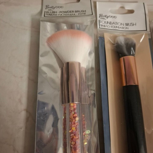Makeup tools new, unused in packaging