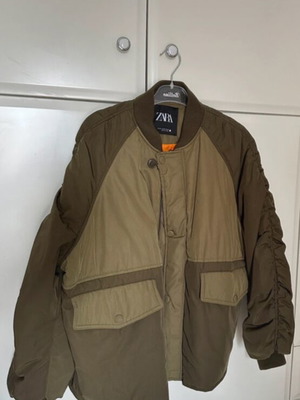 Zara bomber jacket like new, medium oversized, khaki with orange lining