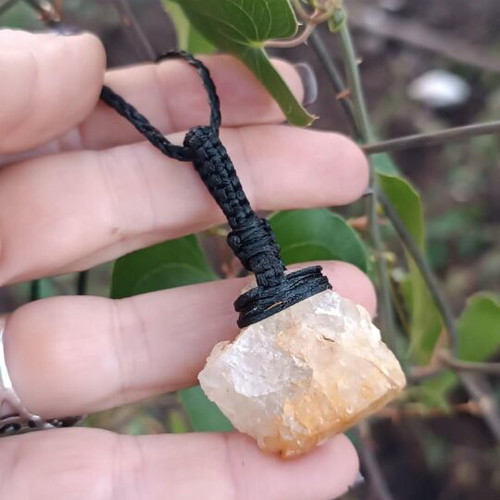 Necklace with raw Greek quartz new, macrame