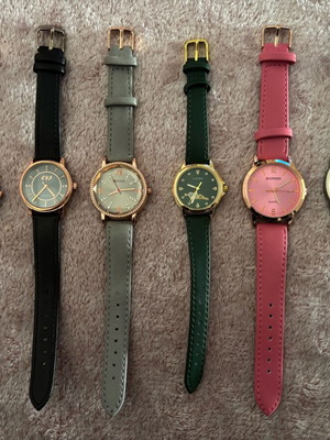 Women's watches new, pack of 6 pieces