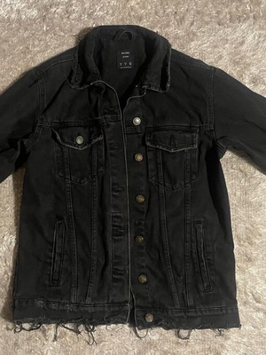 Bershka jean jacket black oversized like new with frayed edges