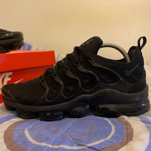Nike Vapor Max Plus like new, black sneakers size 45