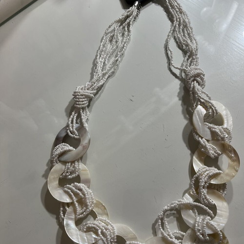 Necklace white summer like new with tag