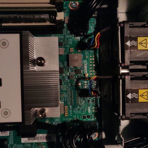 Lenovo ThinkSystem SR250 8-Bay Server new