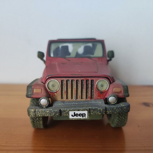Jeep Wrangler Rubicon 2003 vintage collectible scale 1:27 model car like new