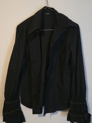 Verse women's blouse size 40 black like new with ruffled bell sleeves