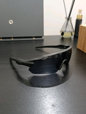 Sports sunglasses like new