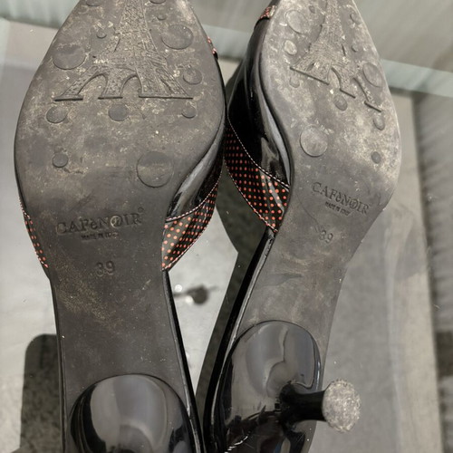 CafèNoir mules used, black patent leather with pink polka dots, 6cm heel
