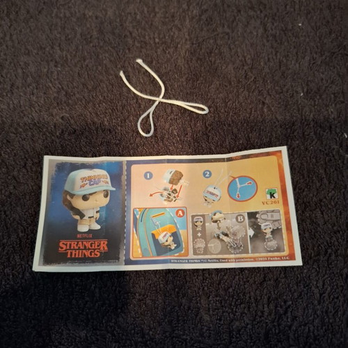 Kinder Joy Stranger Things Dustin VC261 paper and cord new without figure
