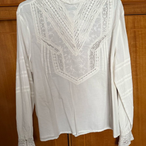 Mango blouse new, size large, white with embroidered details