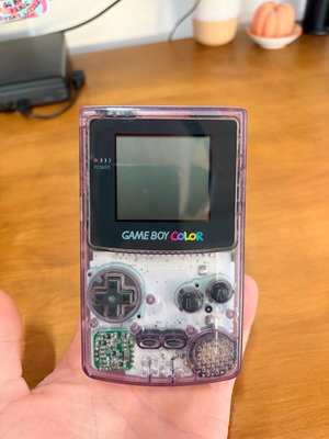 Gameboy Color Atomic Purple като нов