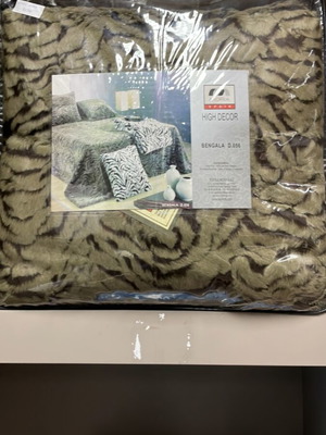 Spanish fur blanket new