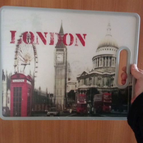 London cutting board like new