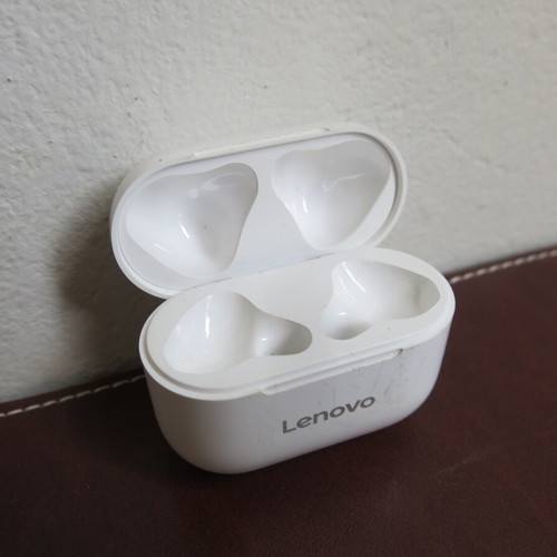 Lenovo LP40 Bluetooth 5.0 earphone case used, white