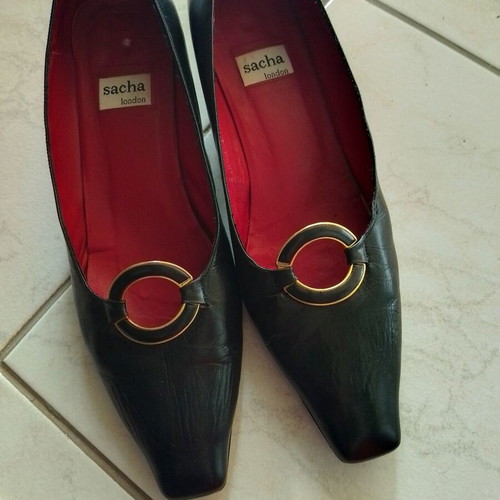 Sacha pumps No39 like new, black leather, 3.5cm heel