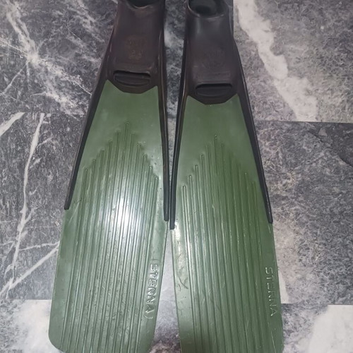 Freediving fins size 40-42, slightly used
