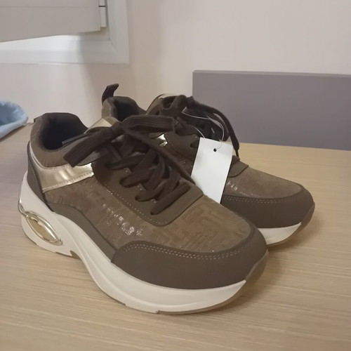 Women's athletic shoes, beige and brown, size 39