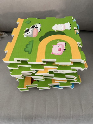 Floor protectors like new, two sets of 9 pieces