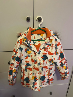 Ski jacket for girls 5-6 years like new