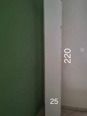 Bookcase like new with adjustable shelves