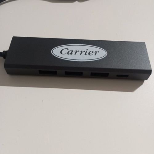 USB hub with 3 USB ports and 1 Type-C fast charge