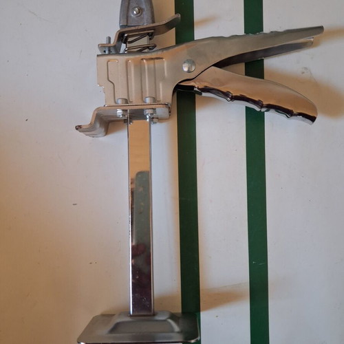 Heavy-Duty Metal Stapler with Base used