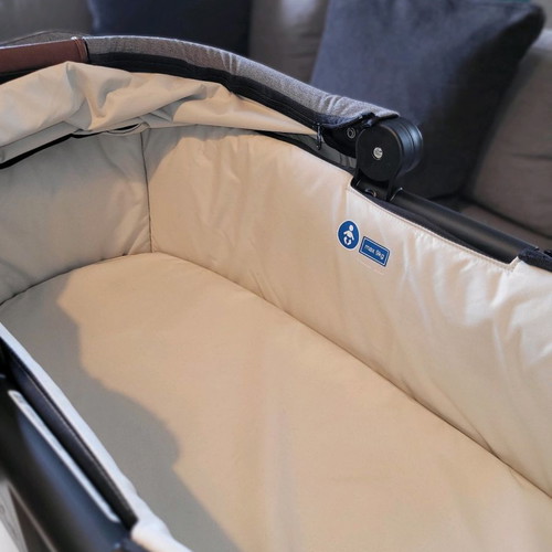 Joie Ramble XL Gray Carbon Signature Collection baby carrycot new