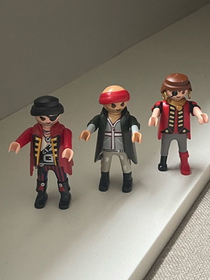 Playmobil pirate figures like new, pack