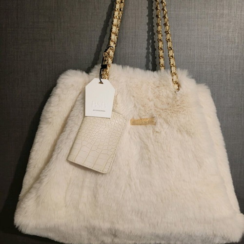 BSB fur shoulder bag new, beige with gold chain and detachable wallet