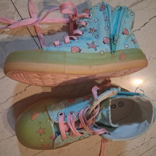 Conguitos Girls' Athletic Shoes Size 27 Like New Pink and Turquoise