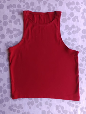 Red crop top with high neck like new, size S