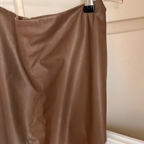 Maki Philosophy leatherette skirt like new, beige, size S