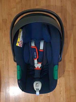 Cybex Aton B2 i-Size Baby Car Seat like new with free mirror
